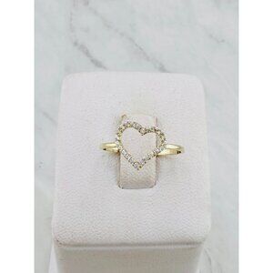Solid 10K Yellow Gold Heart Ring / Anillo de corazón en oro sólido de 10 kilates
